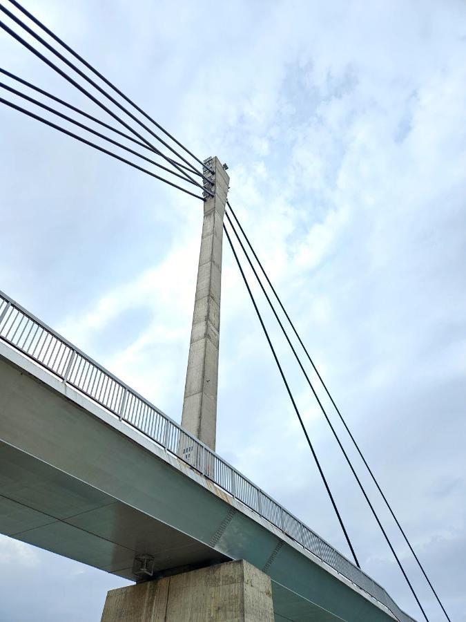 Roman Apartman Sremska Mitrovica Bagian luar foto