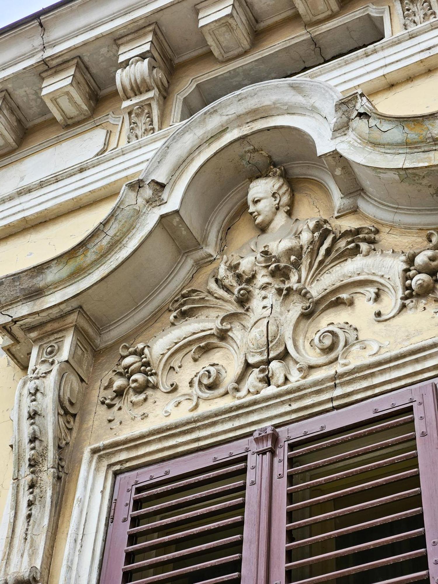 Roman Apartman Sremska Mitrovica Bagian luar foto
