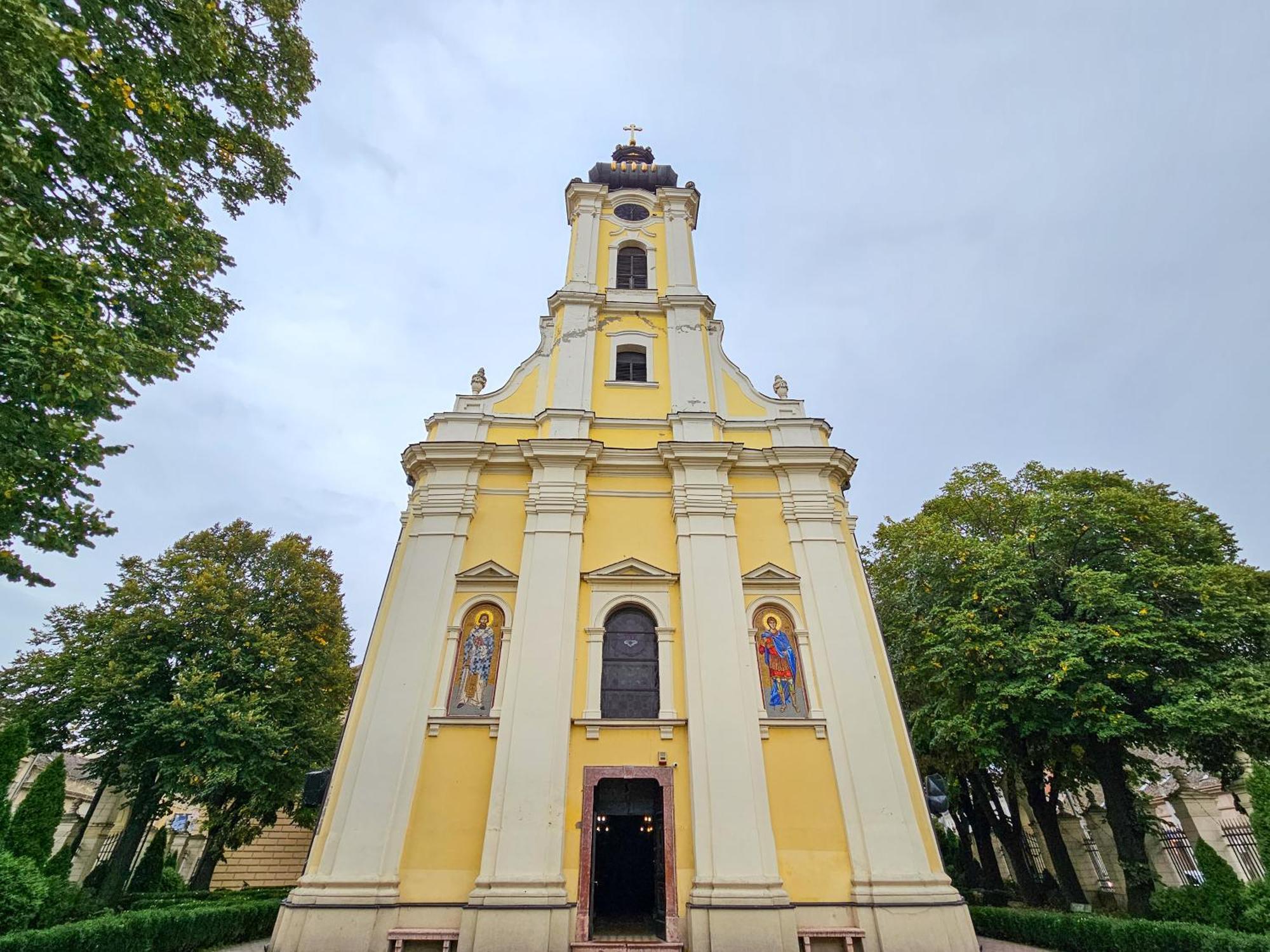 Roman Apartman Sremska Mitrovica Bagian luar foto